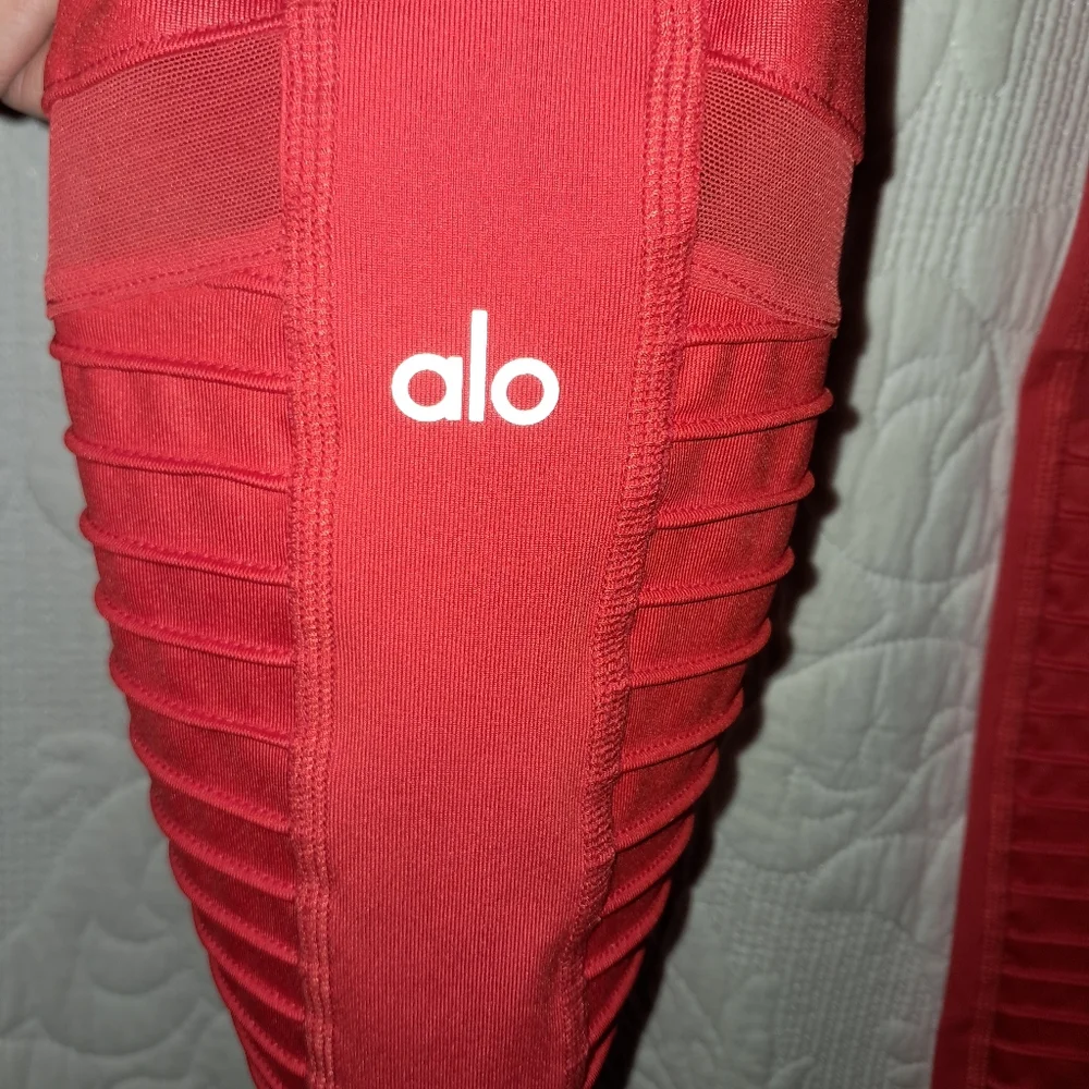 Alo Cherry Airbrush Moto High Rise Leggings Medium EUC